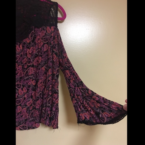 Cold shoulder blouse - Picture 2 of 4